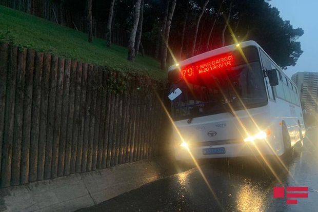 Bakıda daha bir sərnişin avtobusu qəza törətdi