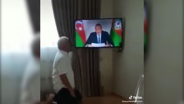 Doğma kəndinin azad olunması xəbərinə ürəkdən sevinən ağsaqqal -