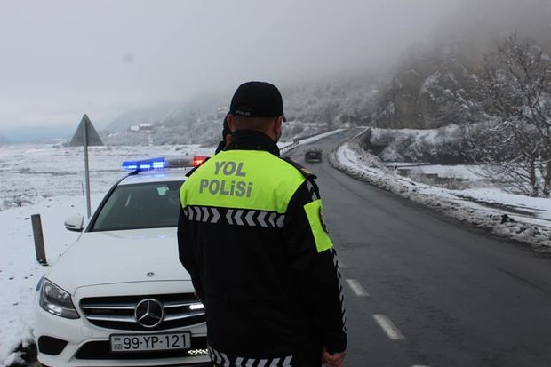 Yol polisindən sürücü və piyadalara