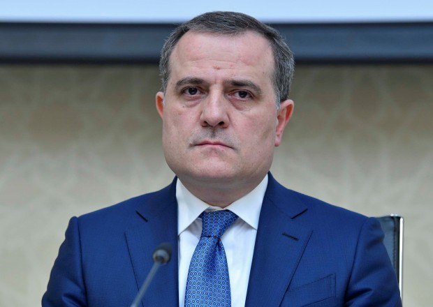 "Son 30 ildə Azərbaycan bütün çətinliklərə təkbaşına sinə gərib" -