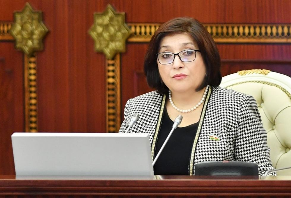 Spiker deputatın təklifinə sərt reaksiya verdi