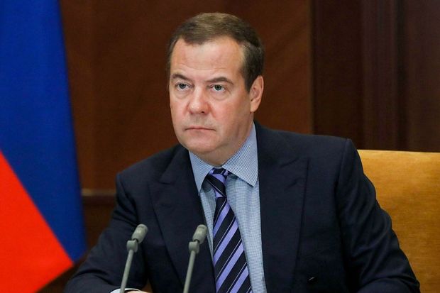 Medvedev fransalı naziri müharibə ilə hədələdi: