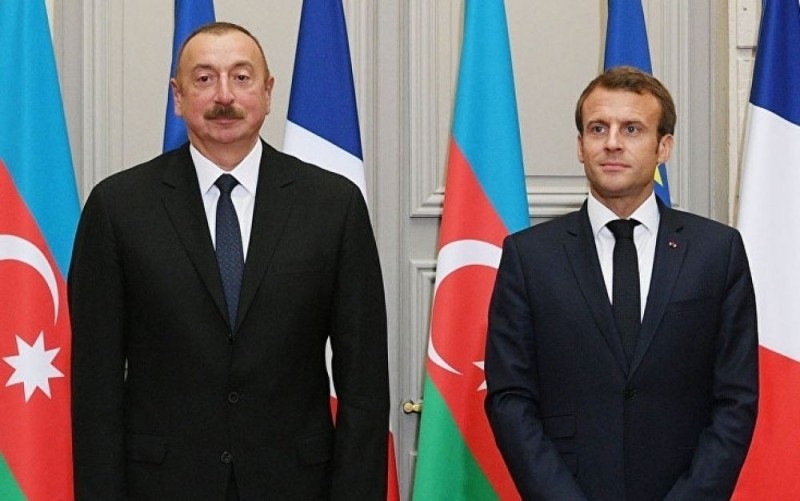 Makron Prezident İlham Əliyevə telefonla zəng edib