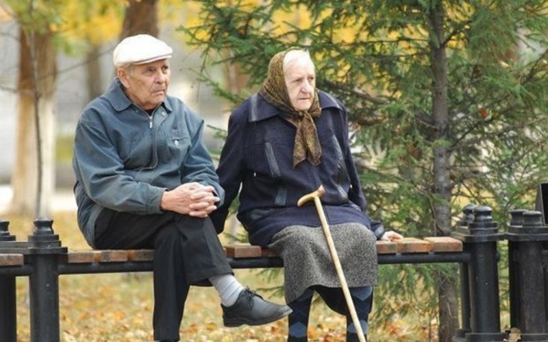 Azərbaycanda pensiya yaşının azaldılması təklif edilir