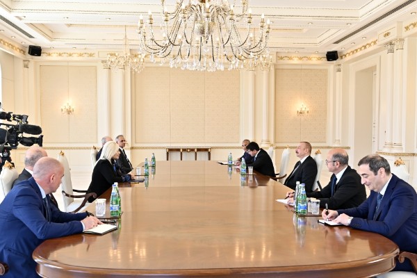 Prezident Zorana Mixayloviçi qəbul edib -