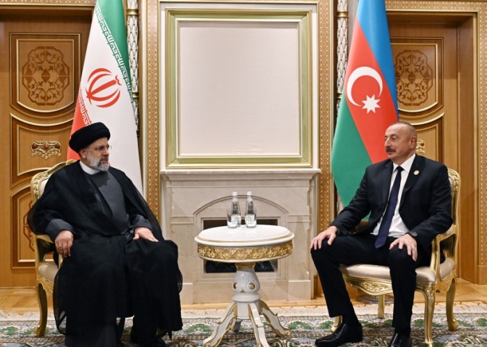 İlham Əliyev İran Prezidenti ilə görüşdü -