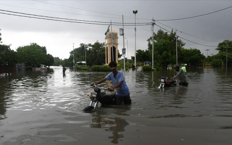 Pakistan leysan yağışlar 903 nəfərin həyatına son qoyub
