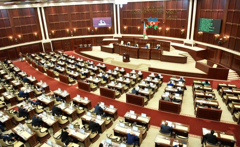 Deputatlar yay tətilindən qayıtdılar