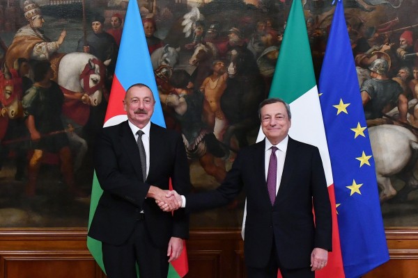 Prezident Mario Draqi ilə görüşdü