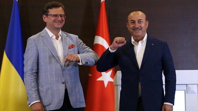 Çavuşoğlu ukraynalı həmkarı ilə danışdı
