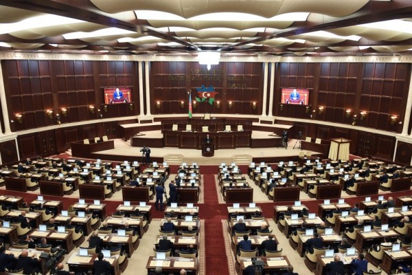 Parlamentin İntizam komissiyasının tərkibi yenidən seçildi