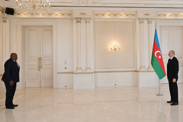 Prezident Konqonun yeni səfirinin etimadnaməsini qəbul etdi