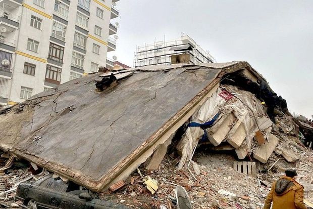 Türkiyədə zəlzələdən xəsarət alan 10 uşaq müalicə üçün Bakıya gətirilib