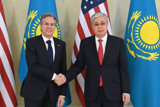 ABŞ-nin dövlət katibi Qazaxıstan prezidenti ilə görüşüb