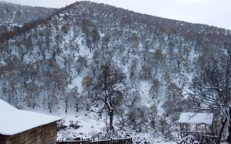 Şahdağ, Xınalıq və Qrıza qar yağdı -