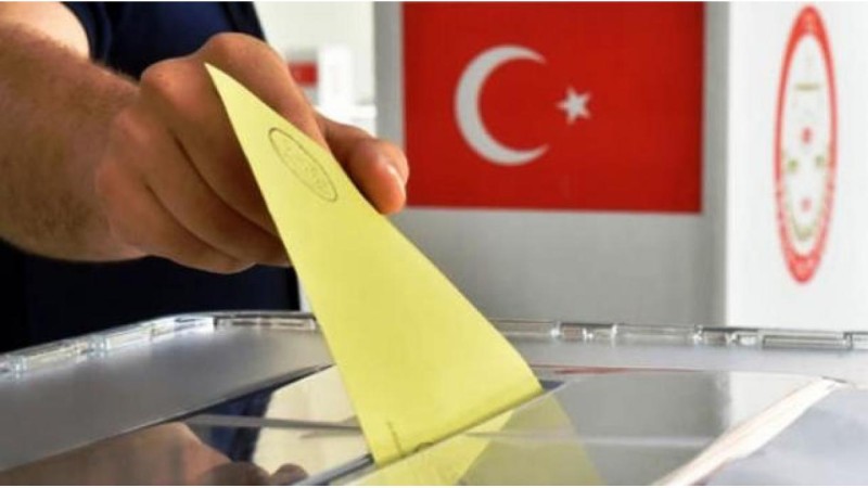 Azərbaycandakı Türkiyə vətəndaşları səsverməyə başladı