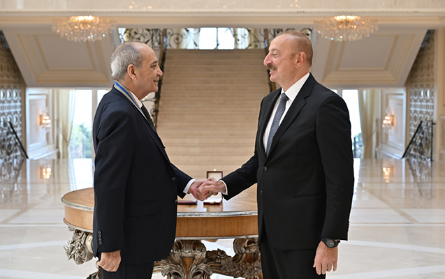 Prezident Rasim Balayevə “İstiqlal” ordenini təqdim etdi -