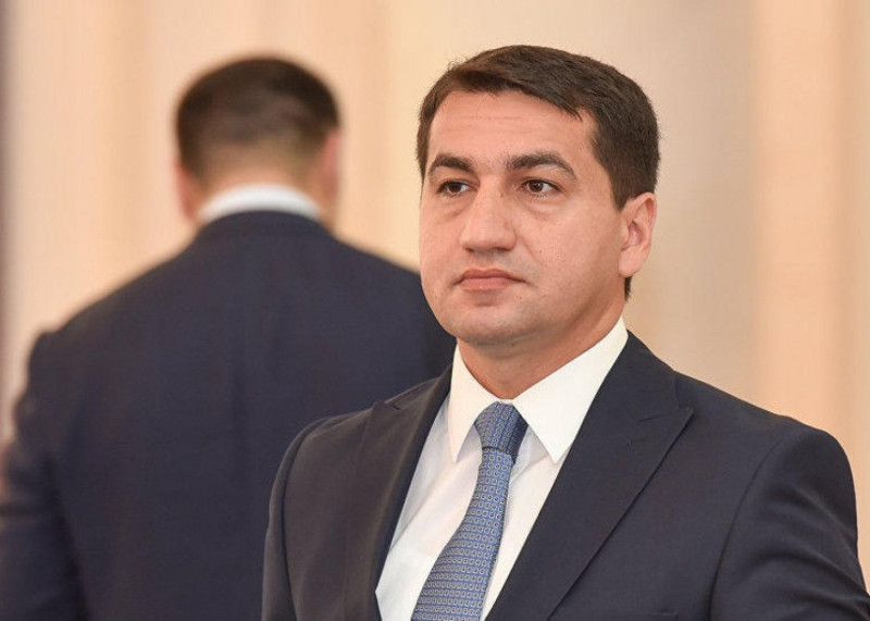 Hikmət Hacıyev “Forbes”də yayımlanmış qərəzli məqaləyə münasibət bildirib