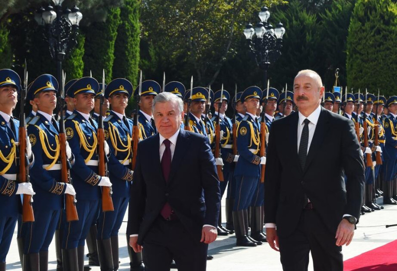 Şavkat Mirziyoyevin rəsmi qarşılanma mərasimi keçirilib