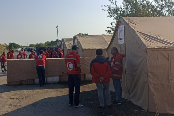 Humanitar karvan 2 gündür Ağdam-Xankəndi yolunda