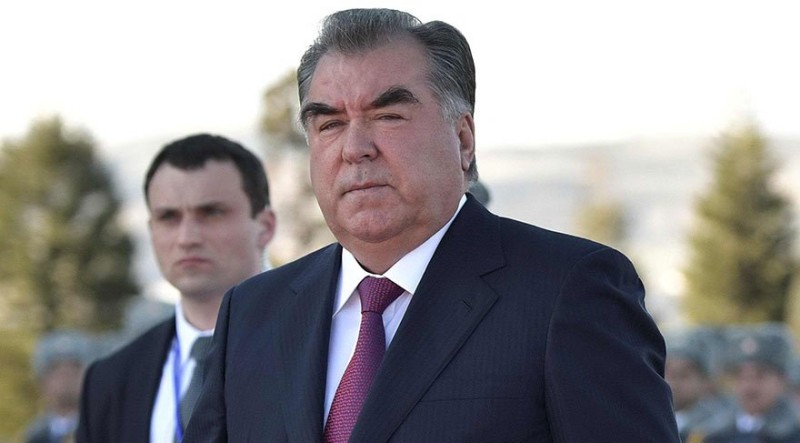 Emoməli Rəhmon  Azərbaycana gələcək