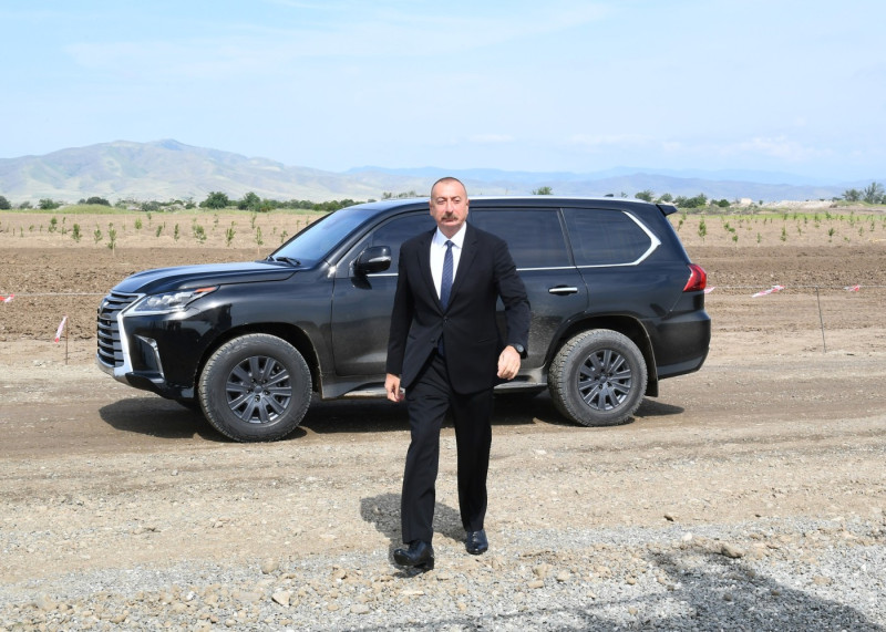 "Zəngəzura tanklarla yox, minik maşınları ilə qayıdacağıq" -