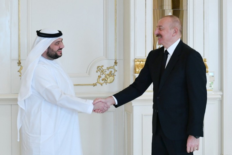 İlham Əliyev BƏƏ-nin investisiya nazirini qəbul edib