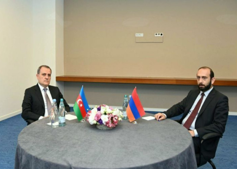 Ceyhun Bayramov Mirzoyanla sərhəddə görüşə bilər