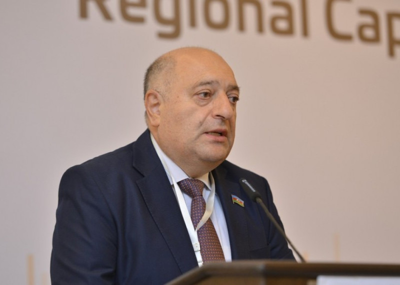 "Regionlarda iş yerlərinin açılmasına diqqət yönəltməliyik" -