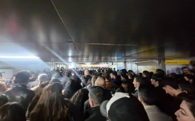 Metrodakı sıxlığın səbəbi nədir? -