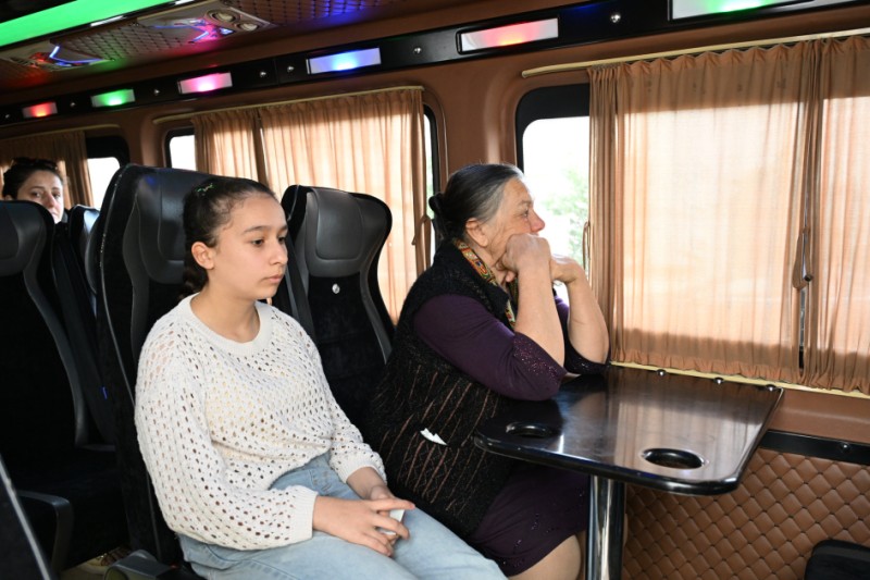 Köç karvanı Kəngərliyə çatıb, açarlar təqdim edilib -