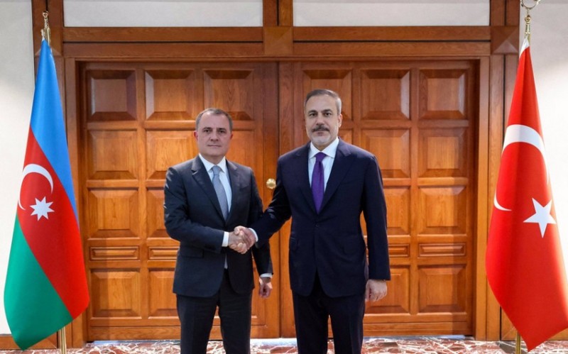 Hakan Fidan ilə Ceyhun Bayramov regional məsələlər müzakirə ediblər