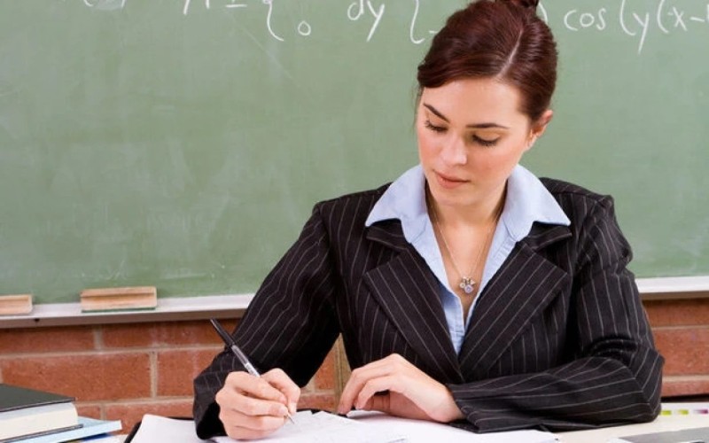 Müəllimlər üçün vahid məktəbli formaları olacaq? -