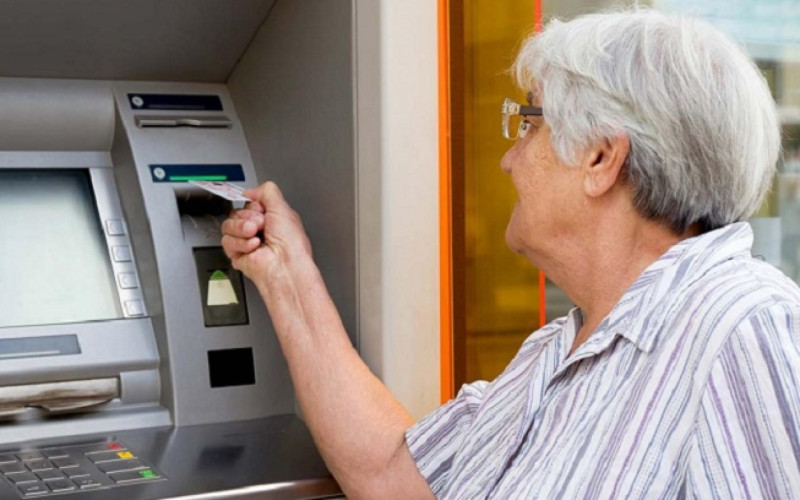 Yaşa görə pensiyanın orta aylıq məbləği 53 manat artırılacaq