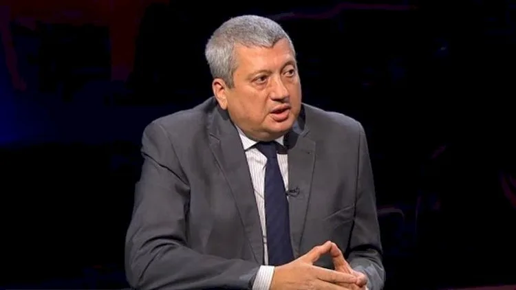 Adımdan sui-istifadə edirlər -