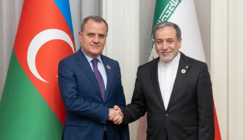 Baş diplomat Əraqçi ilə görüşdü