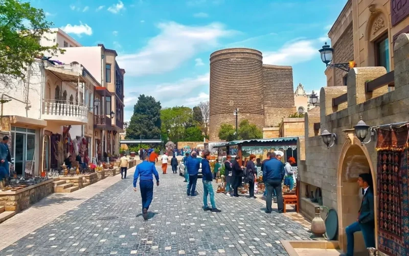 Əhalinin sayı artıb